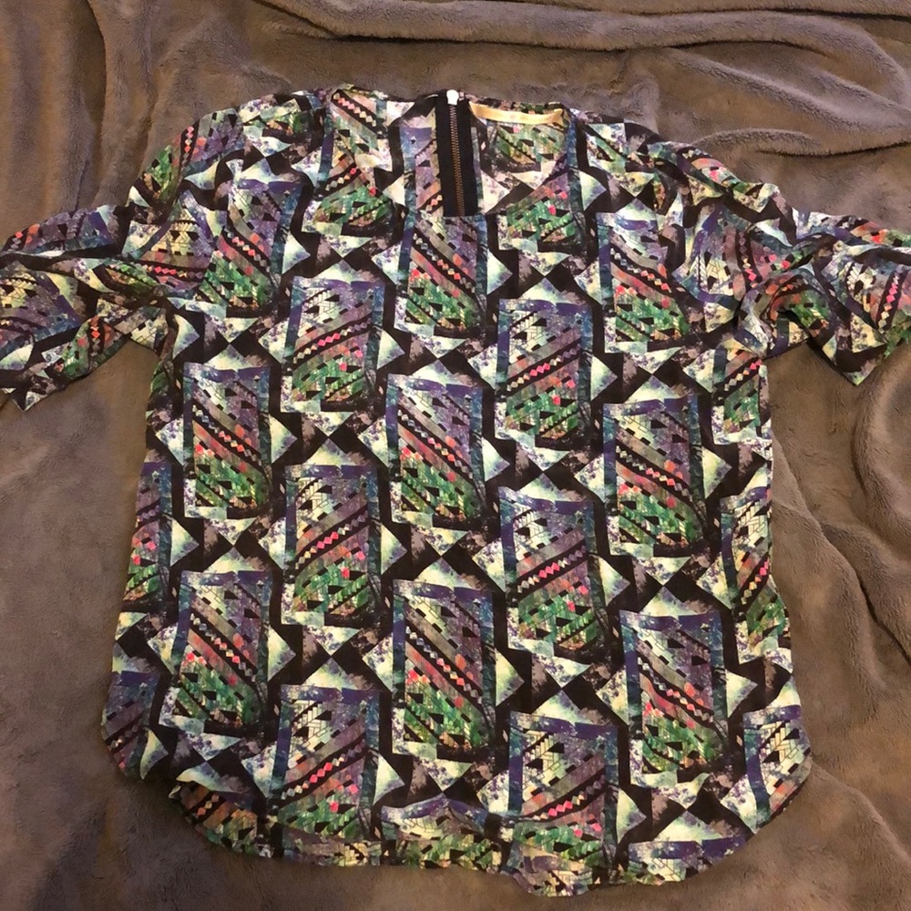 Cynthia Vincent geometric patterned shirt